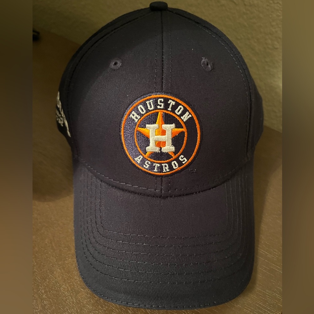 NWT MLB Genuine Houston Astros Baseball Hat